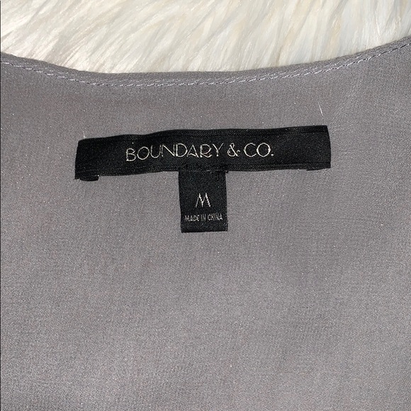Boundary & Co. Multi layered front gray. tank SZ M - Picture 7 of 10